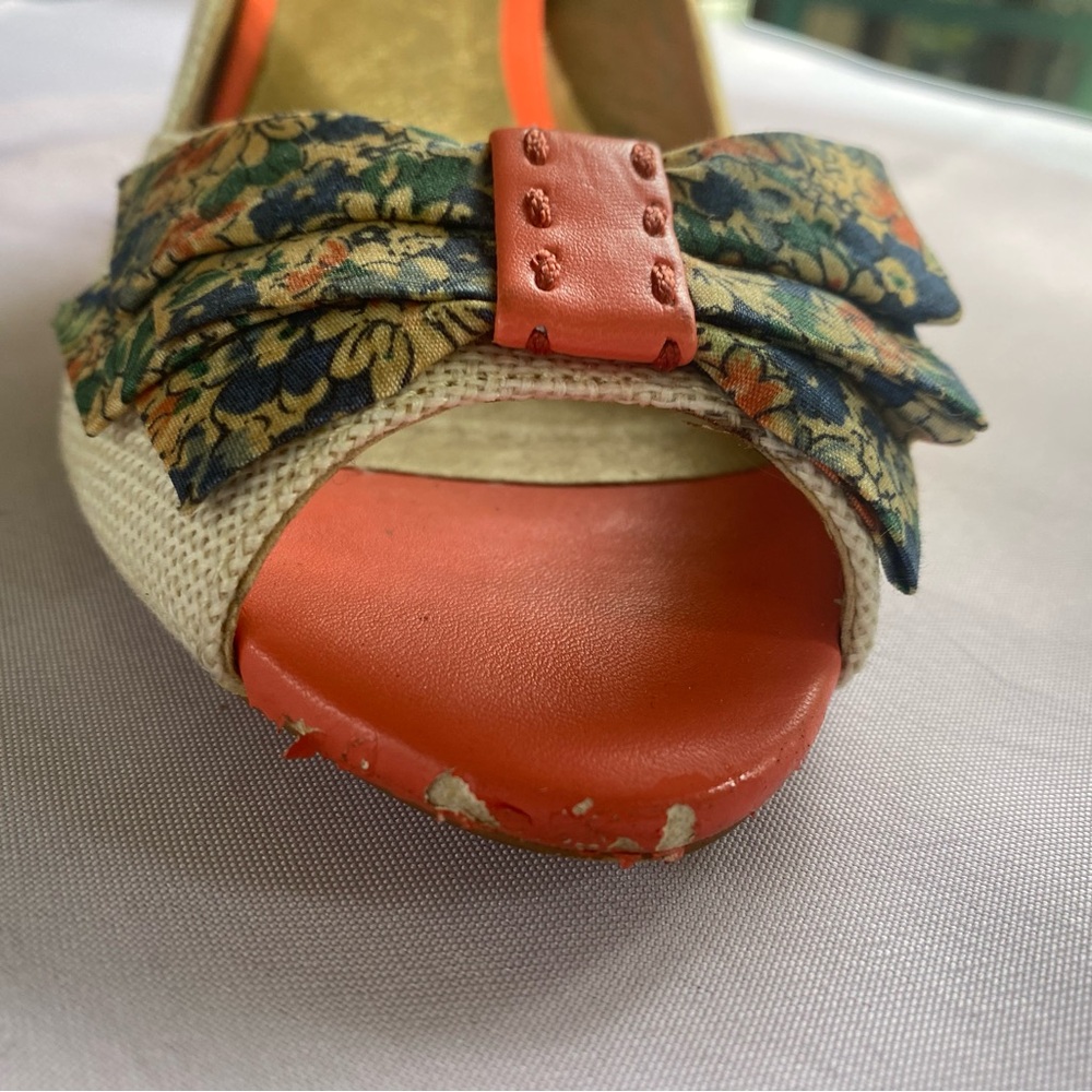 Seychelles Peep Toe Heels with Floral Bow - Size 8 - Picture 7 of 12